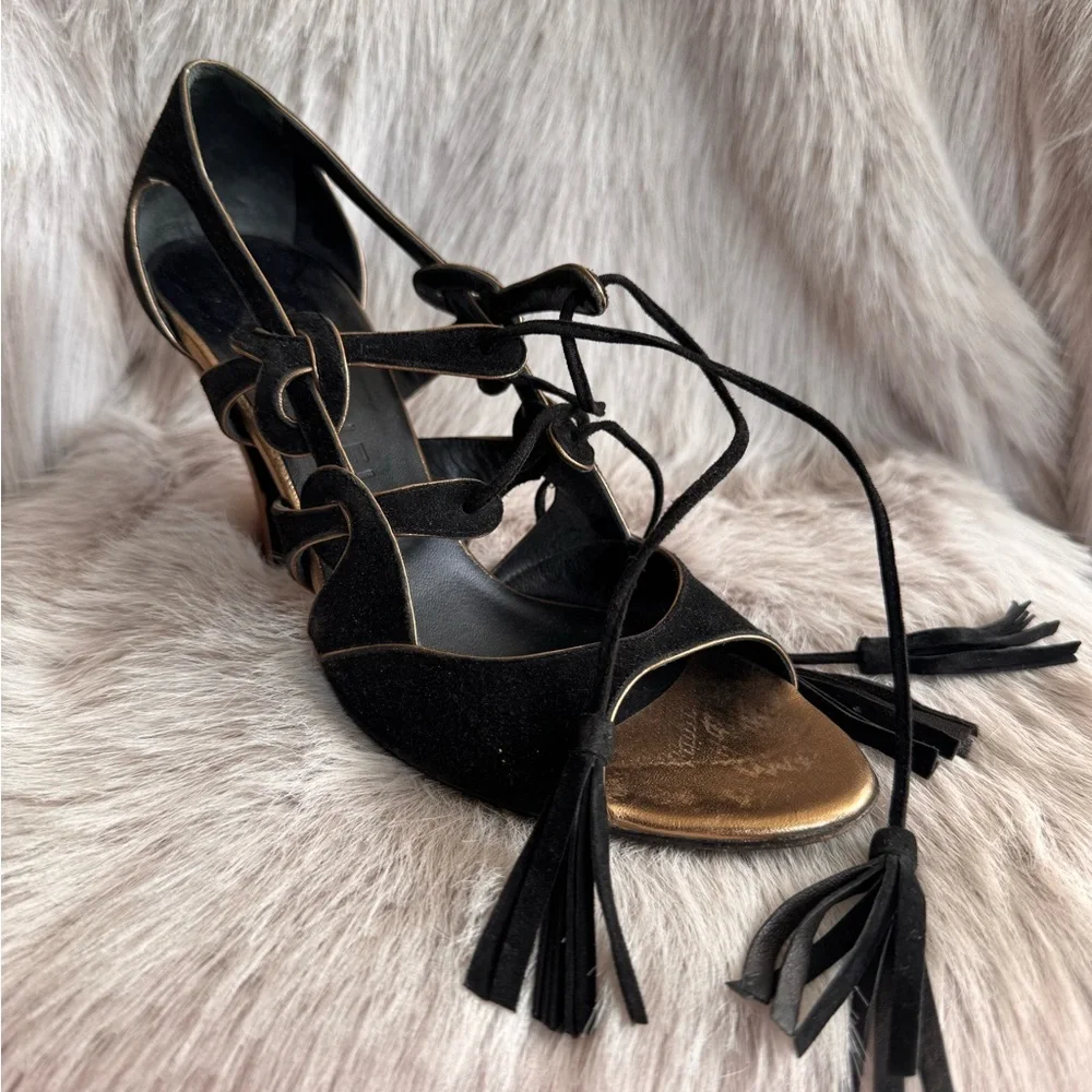 Vintage Chanel Heels - Picture 1 of 5